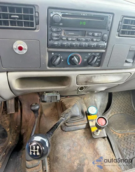 2000 Ford F350 Super Duty из США, поврежденный, VIN 1FDWF37L5YEC91938